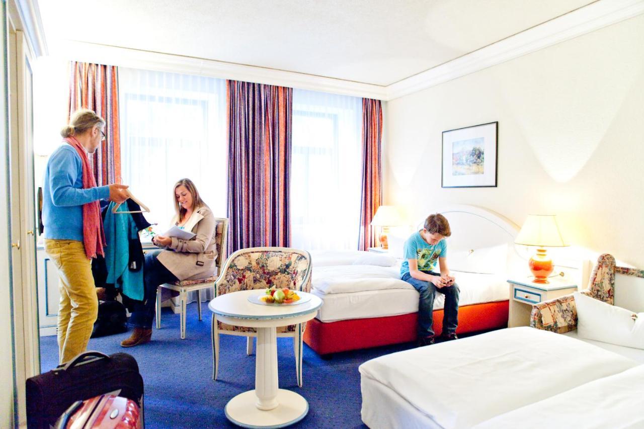 Hotel Weisses Ross Marienberg Bagian luar foto