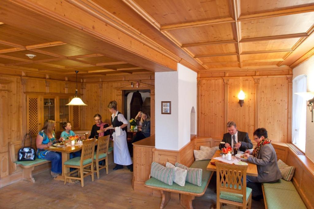 Hotel Weisses Ross Marienberg Bagian luar foto