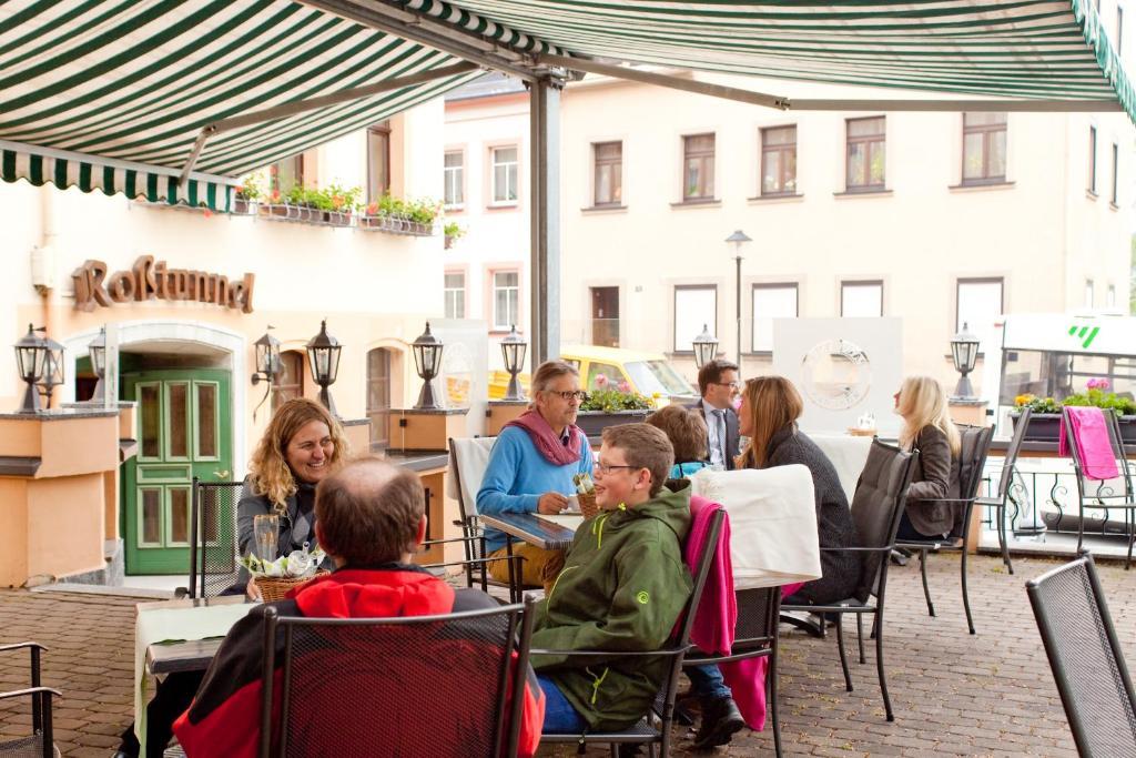 Hotel Weisses Ross Marienberg Bagian luar foto